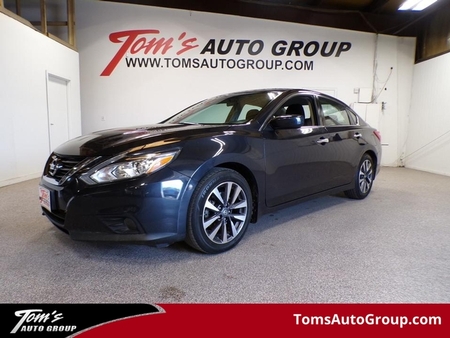 2017 Nissan Altima 2.5 SV for Sale  - N31593C  - Tom's Auto Group