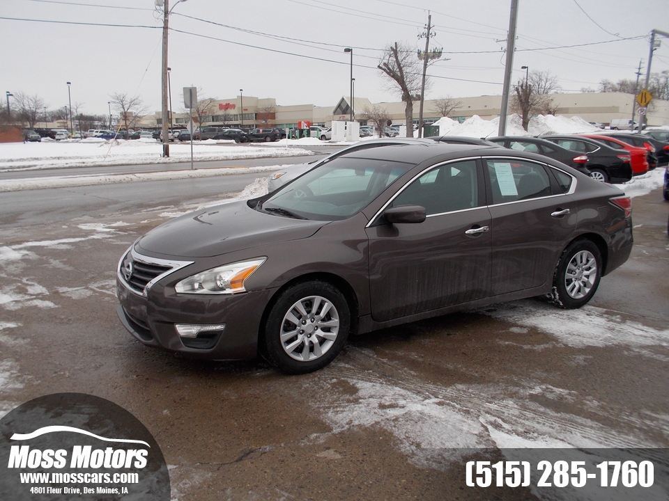 2015 Nissan Altima 2.5s  - 231386  - Moss Motors