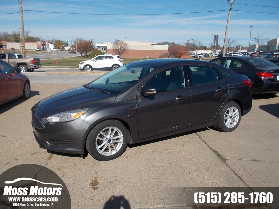 2017 Ford Focus SE  - 305489  - Moss Motors