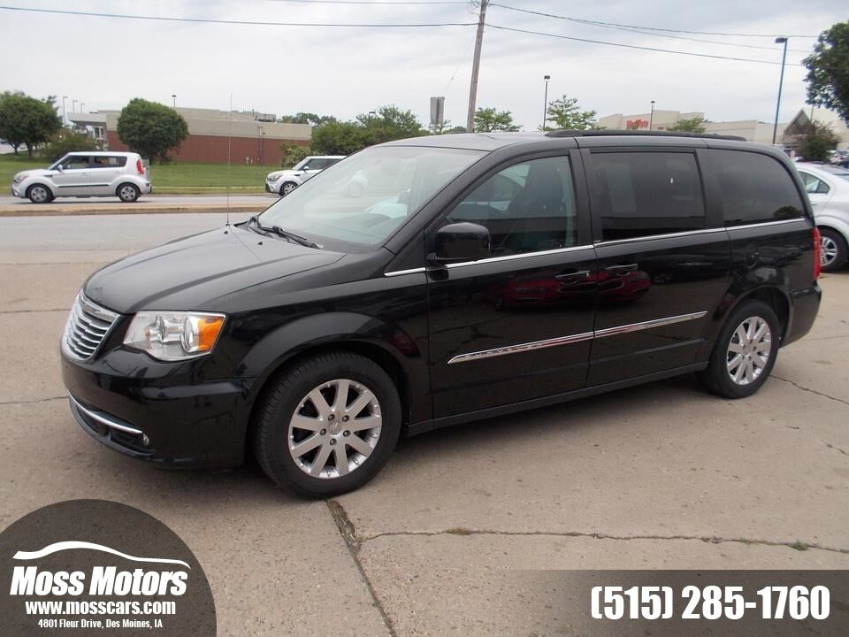 2014 Chrysler Town & Country  - Moss Motors