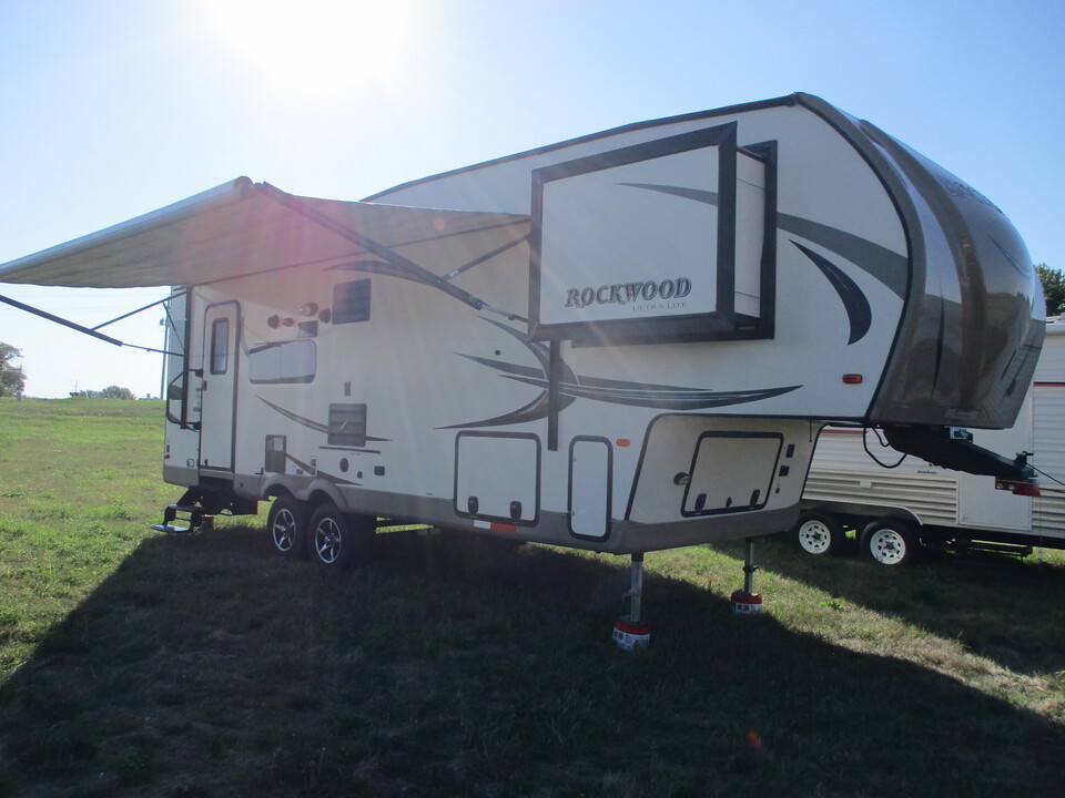 2017 Forest River Rockwood Ultra Lite Fifth Wheel 2720WS  - 162167  - Choice Auto