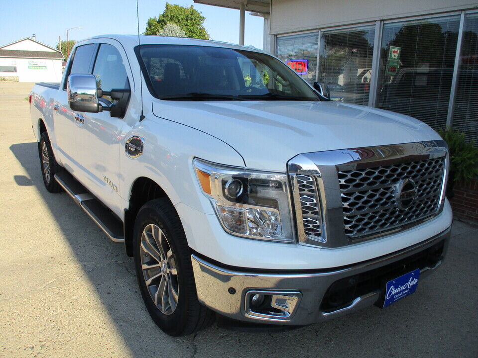 2017 Nissan Titan  - Choice Auto