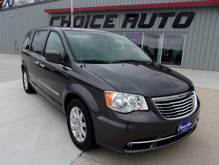 2016 Chrysler Town & Country  - Choice Auto