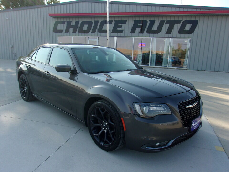 2020 Chrysler 300  - Choice Auto