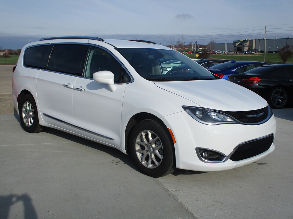 2020 Chrysler Pacifica Touring L  - 162033  - Choice Auto