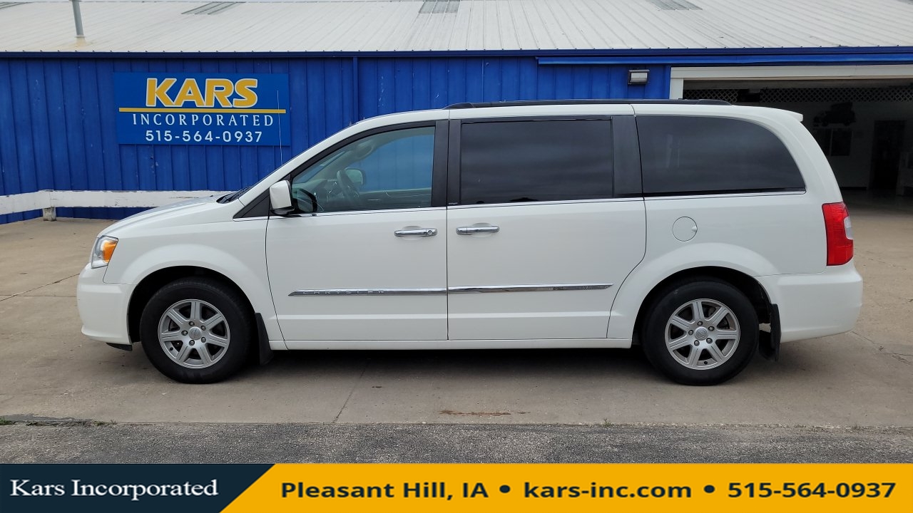 2011 Chrysler Town & Country TOURING  - B77326P  - Kars Incorporated