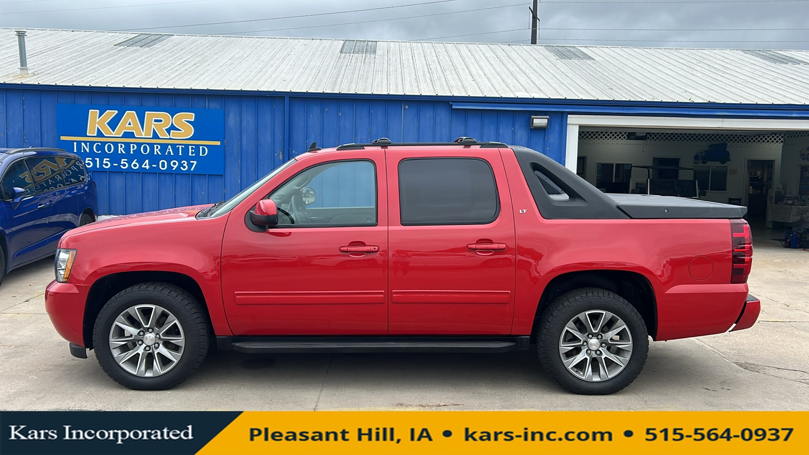 2011 Chevrolet Avalanche LT 4WD Crew Cab  - B58301P  - Kars Incorporated