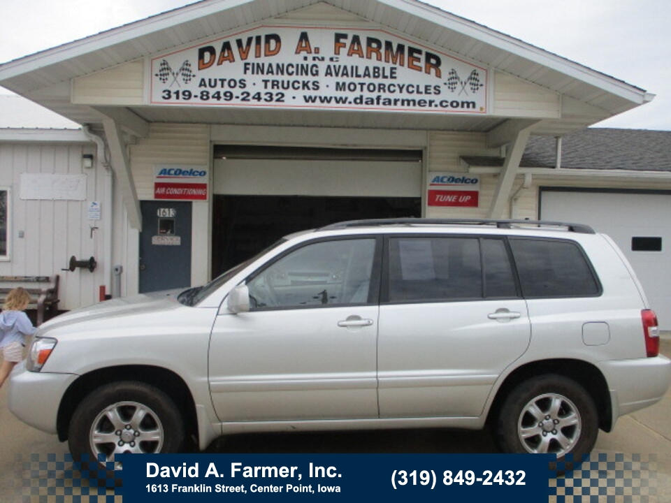 2005 Toyota Highlander Base 4 Door 4X4**1 Owner/Sharp/Sunroof**  - 5813  - David A. Farmer, Inc.