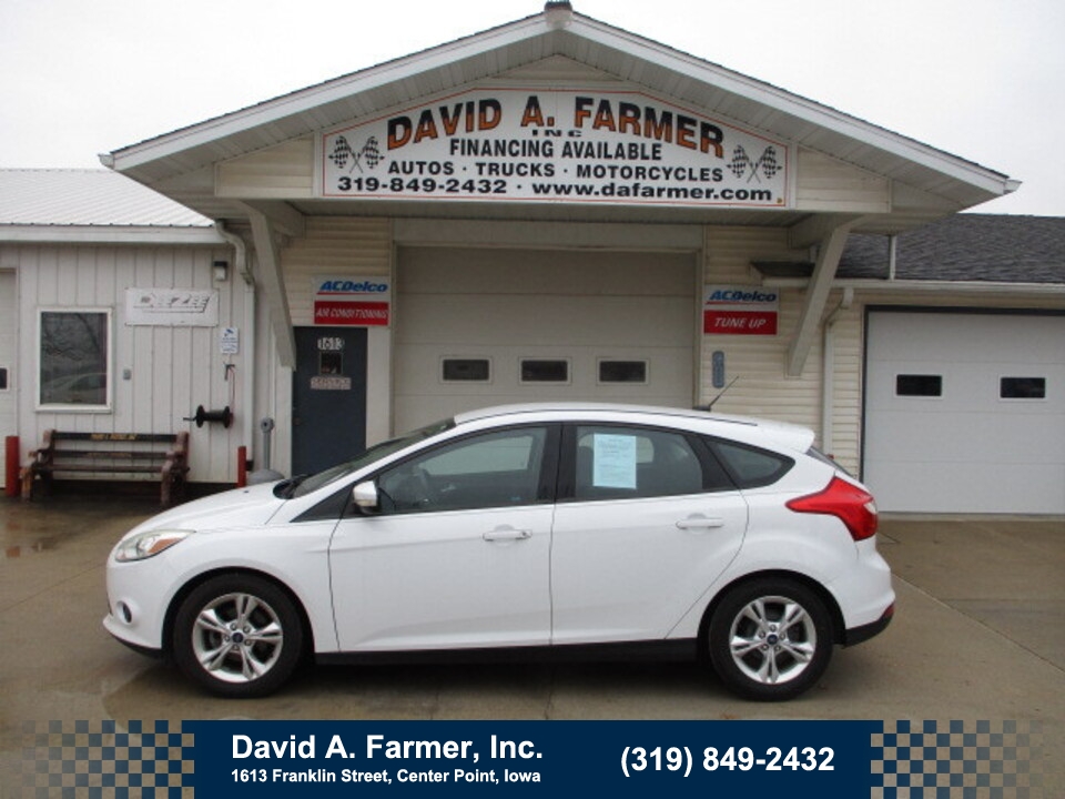 2014 Ford Focus SE 4 Door Hatchback**Low Miles/94K**  - 5414  - David A. Farmer, Inc.