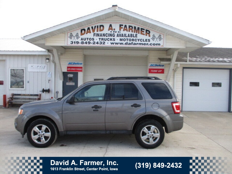 2011 Ford Escape XLT FWD**1 Owner/Sunroof**  - 5457  - David A. Farmer, Inc.