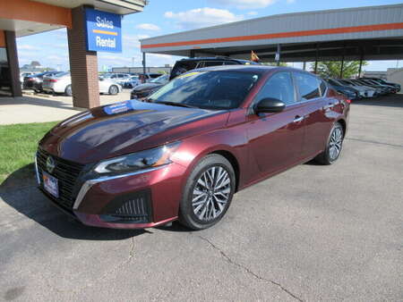 2024 Nissan Altima 2.5 SV for Sale  - 16432415  - Budget of Cedar Rapids