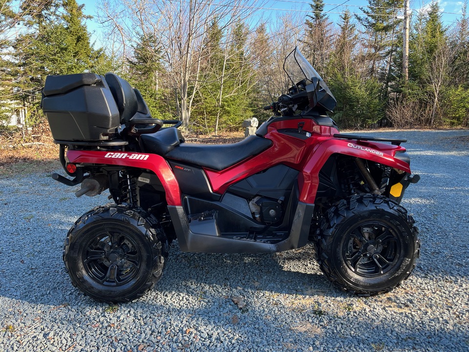 2018 Can-Am Outlander Max SOLD SOLD SOLD  - 1  - Mackenzie Auto Sales