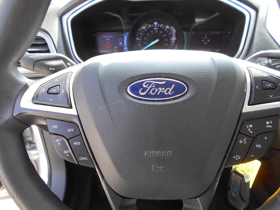 2016 Ford Fusion  - Corona Motors