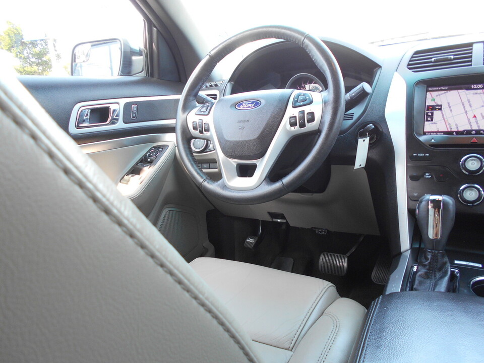 2014 Ford Explorer  - Corona Motors
