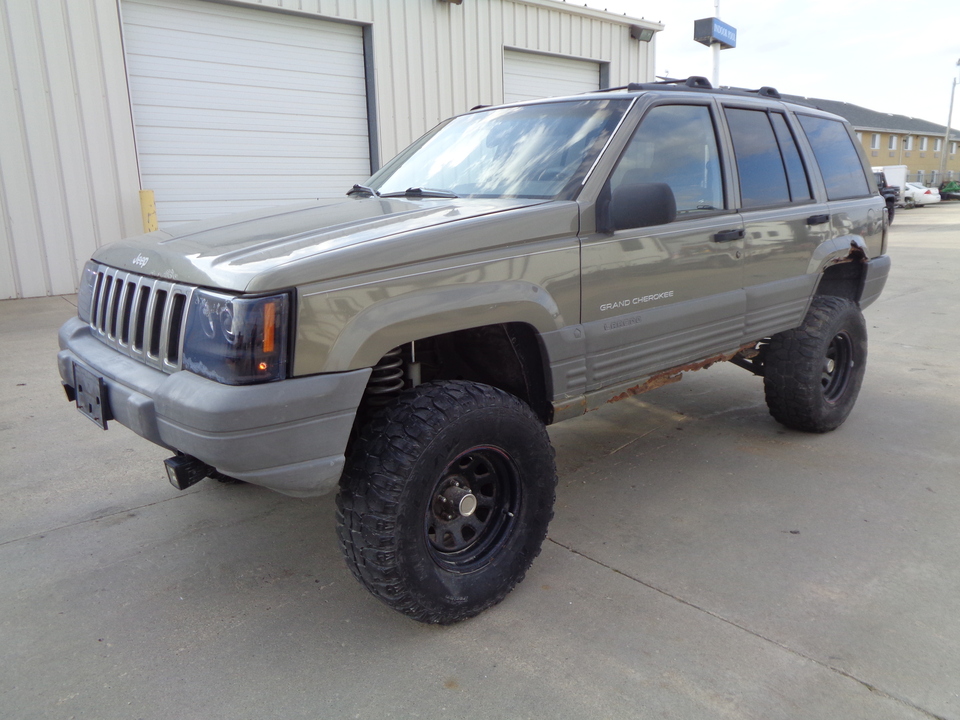 1998 Jeep Grand Cherokee L Runs & Drives, but does have transmission issue  - 3260  - Auto Drive Inc.
