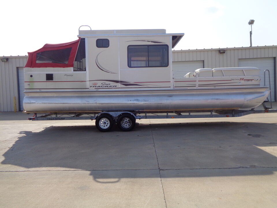 2006 Sun Tracker Party Barge  - Auto Drive Inc.