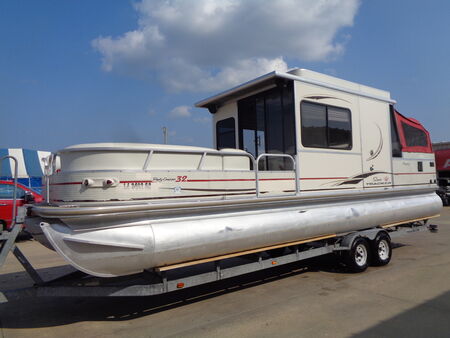 2006 Sun Tracker Party Barge  - Auto Drive Inc.