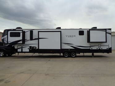 2022 Dutchmen Yukon 421F