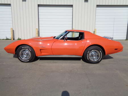 1975 Chevrolet Corvette Stingray 350 Motor Automatic Removable Top luggage rack for Sale  - 7060  - Auto Drive Inc.