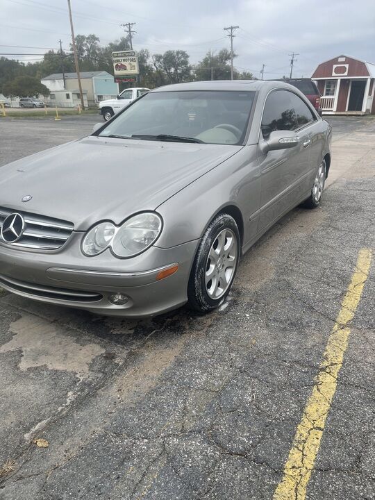 2004 Mercedes-Benz CLK-Class  - Family Motors, Inc.