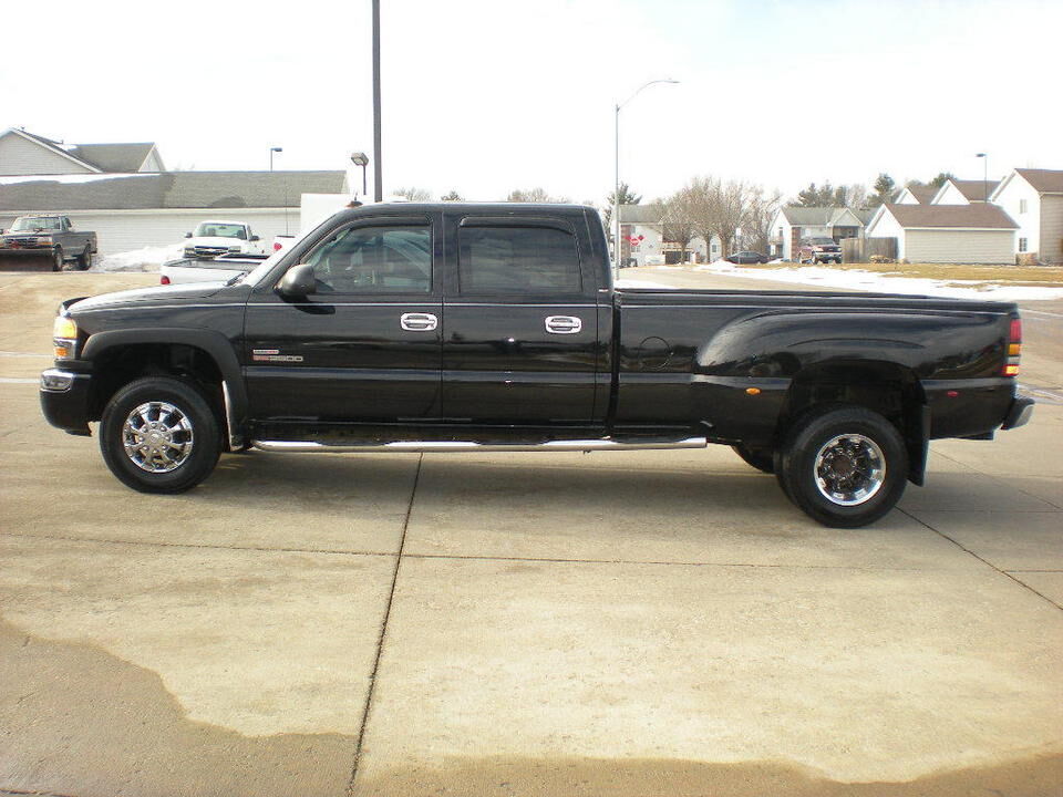 2005 GMC Sierra 3500  - Nelson Automotive