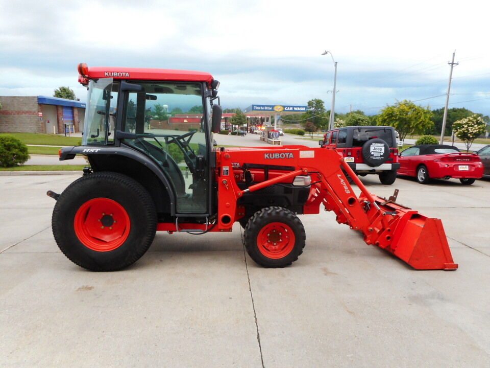 2004 Kubota L3430  - Nelson Automotive