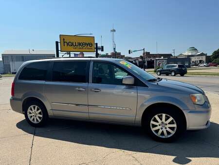 2014 Chrysler Town & Country TOURING for Sale  - 4162  - Hawkeye Car Credit - Newton