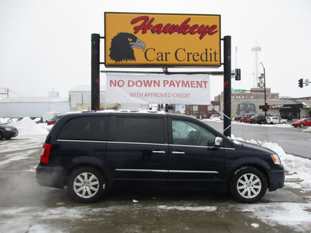 2012 Chrysler Town & Country  - Hawkeye Car Credit - Newton