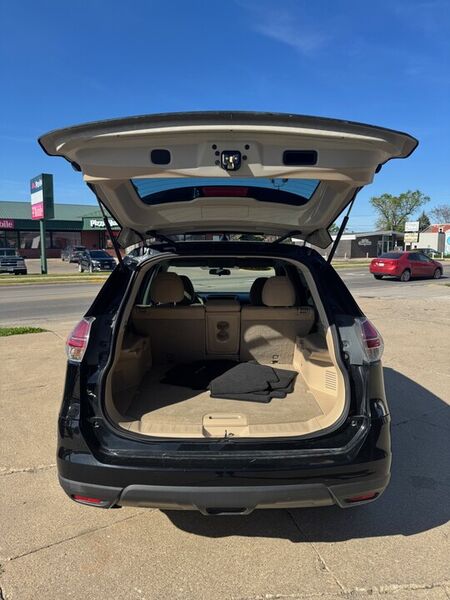 2015 Nissan Rogue  - Hawkeye Car Credit - Newton