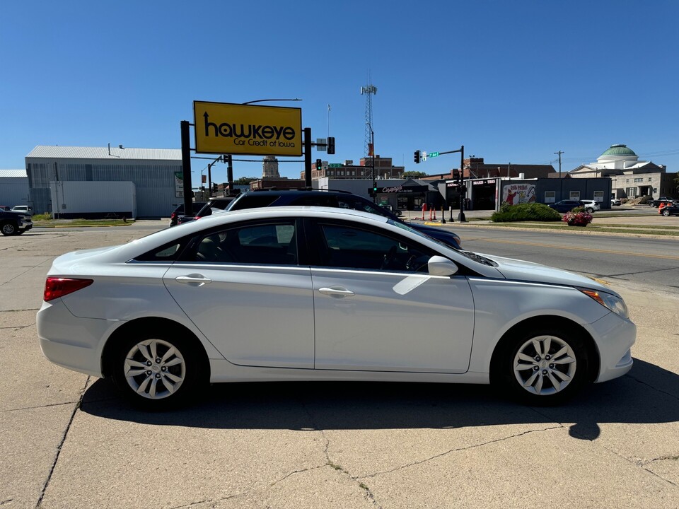 2012 Hyundai Sonata GLS  - 4173  - Hawkeye Car Credit - Newton