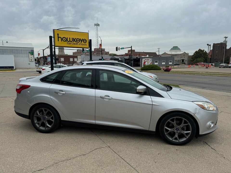 2014 Ford Focus SE  - 4177  - Hawkeye Car Credit - Newton