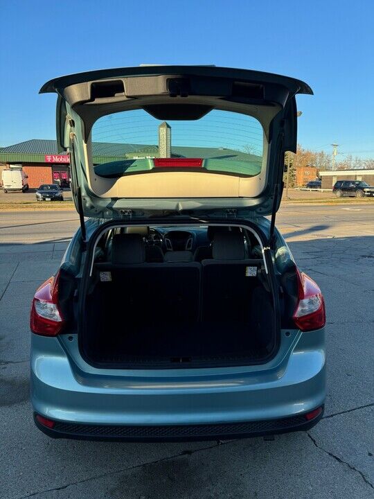 2012 Ford Focus  - Hawkeye Car Credit - Newton