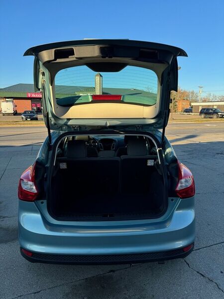 2012 Ford Focus  - Hawkeye Car Credit - Newton