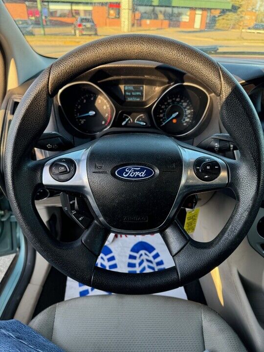 2012 Ford Focus  - Hawkeye Car Credit - Newton
