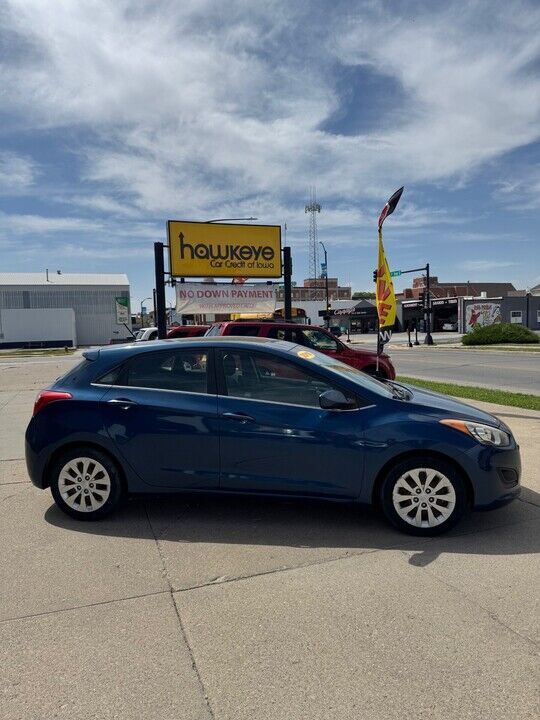 2016 Hyundai Elantra  - Hawkeye Car Credit - Newton