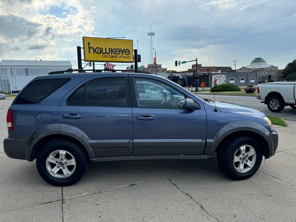2004 Kia Sorento  - Hawkeye Car Credit - Newton