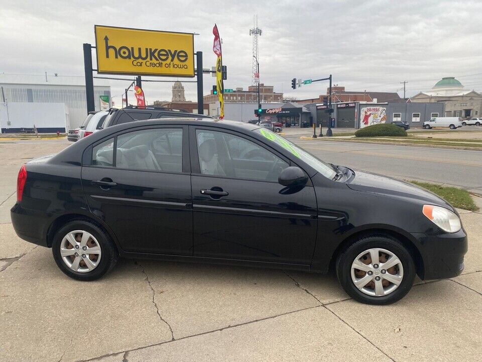 2009 Hyundai Accent  - Hawkeye Car Credit - Newton