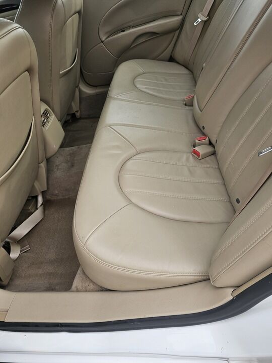 2006 Buick Lucerne  - Hawkeye Car Credit - Newton