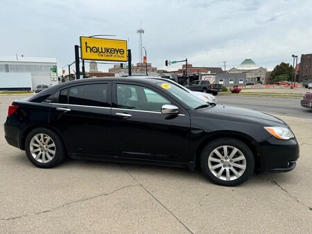 2014 Chrysler 200  - Hawkeye Car Credit - Newton