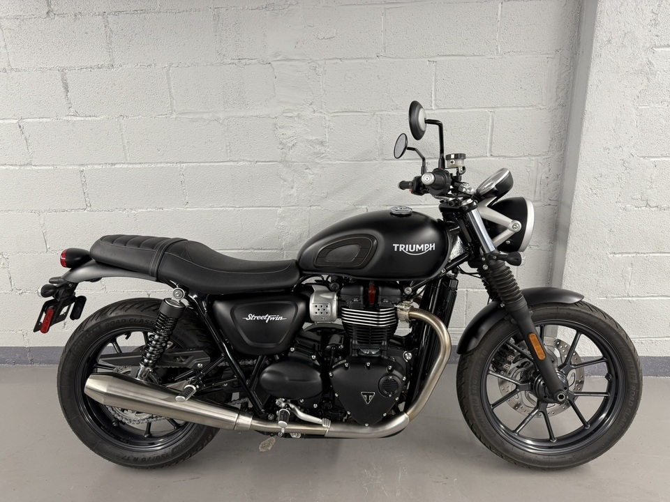 2017 Triumph Street Twin  - 17StTwin-782  - Triumph of Westchester