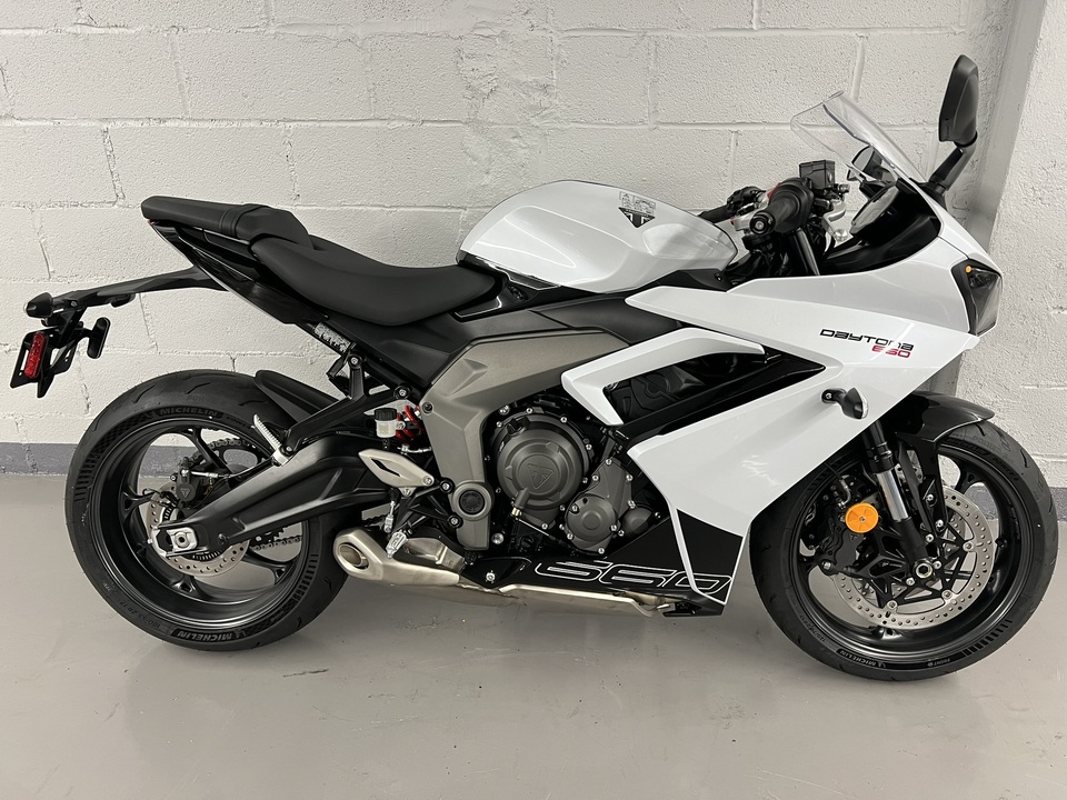 2025 Triumph Daytona 660  - 25Daytona-White  - Triumph of Westchester