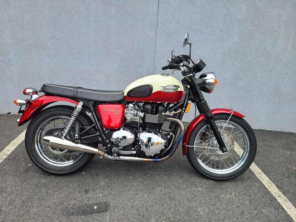 2012 Triumph Bonneville T100  - Triumph of Westchester