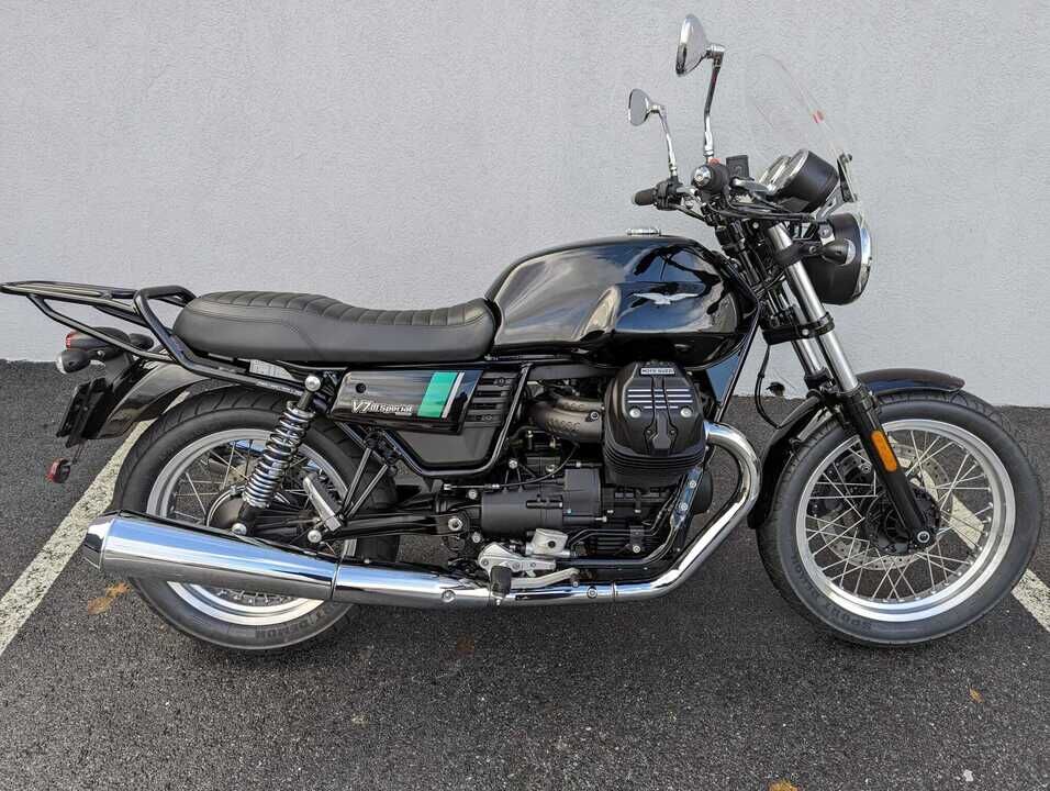 2017 Moto Guzzi V7  - Triumph of Westchester