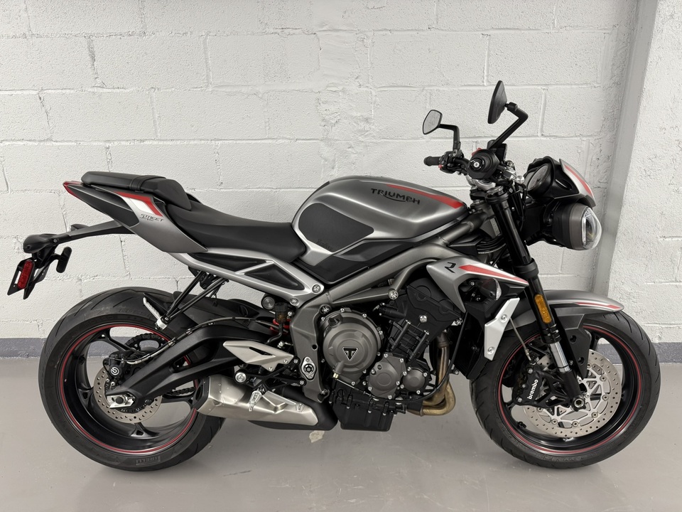 2022 Triumph Street Triple R  - 22St3R-814  - Triumph of Westchester