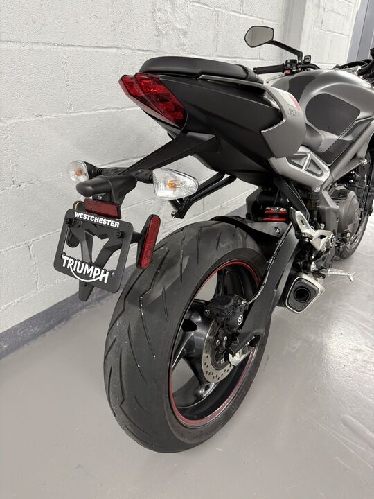 2022 Triumph Street Triple R  - Indian Motorcycle