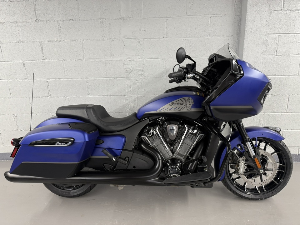 2024 Indian CHALLENGER DARK HORSE WITH POWERBAND AUDIO PACKAGE  - 24CHDHAU-245  - Indian Motorcycle