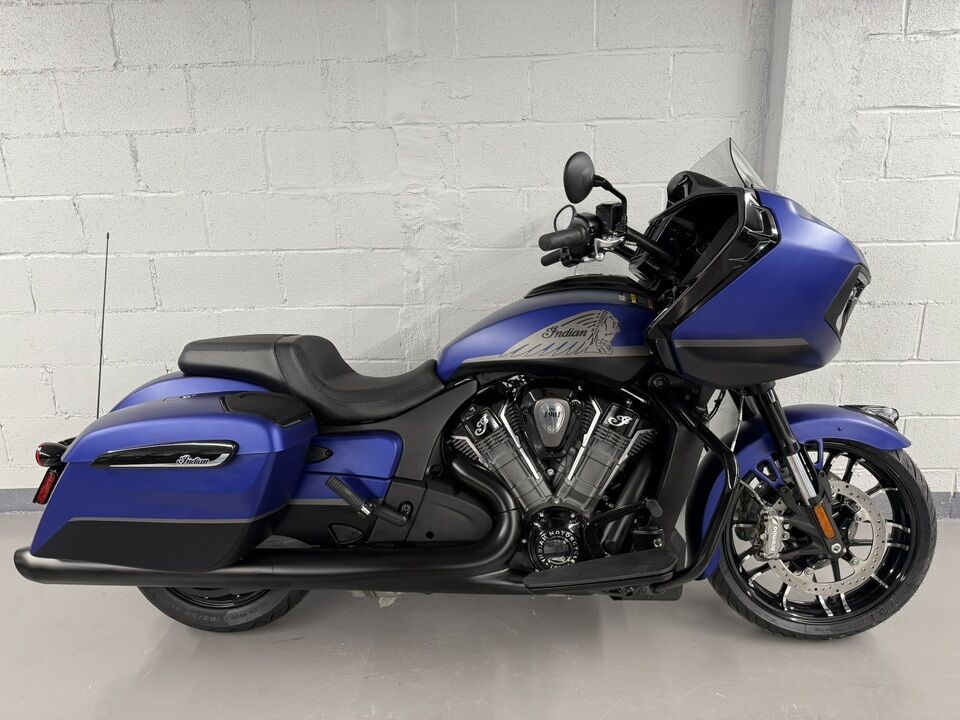 2024 Indian CHALLENGER DARK HORSE WITH POWERBAND AUDIO PACKAGE  - Indian Motorcycle