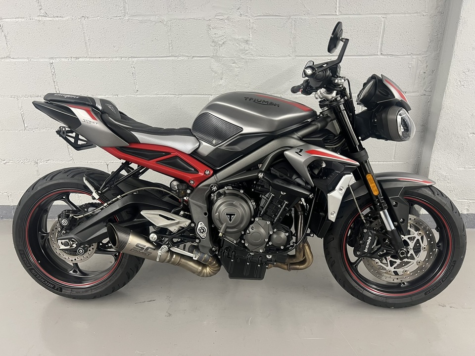 2021 Triumph Street Triple R Low  - 21StreetRL-221  - Indian Motorcycle