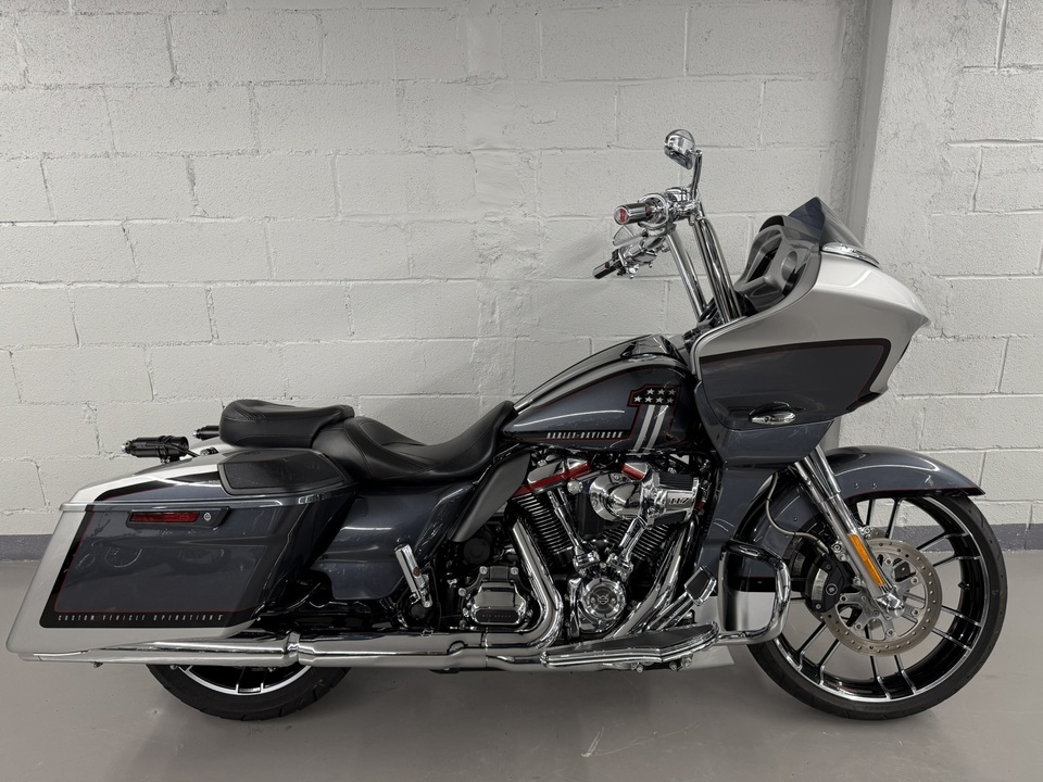 2019 Harley-Davidson FLTRXSE CVO ROAD GLIDE  - 19FLTRXSE-293  - Triumph of Westchester