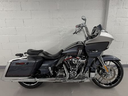 2019 Harley-Davidson FLTRXSE CVO ROAD GLIDE  - Triumph of Westchester